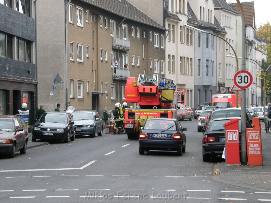 Zum 3 mal gleiche Einsatzstelle Koeln Vingst Homarstr   P03.JPG